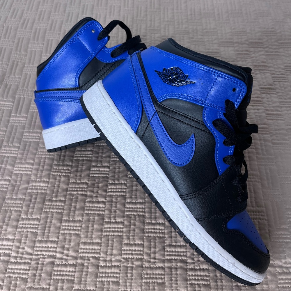 Jordan 1 Mid Royal Blue
